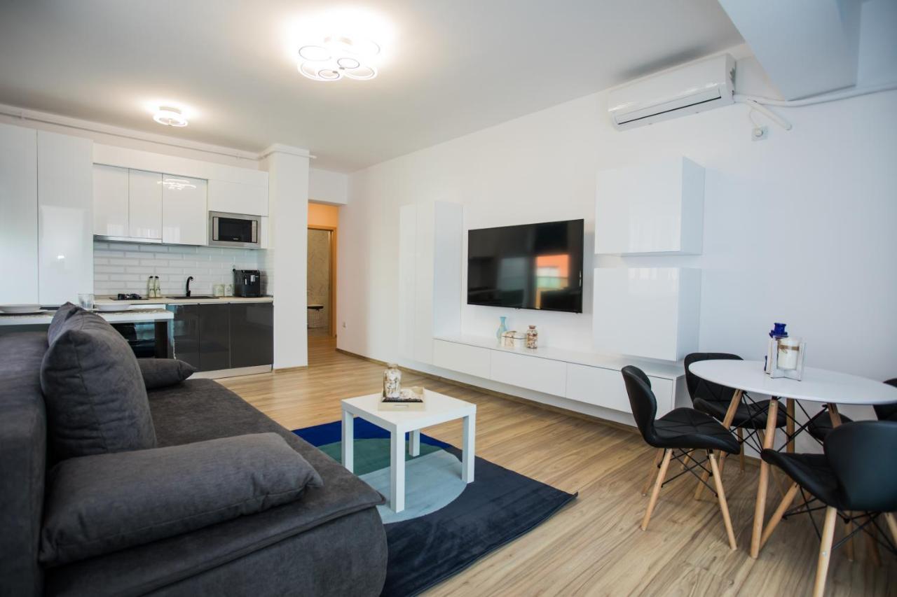 Sea Gem 2 - New, Stunning Views, And 200m To