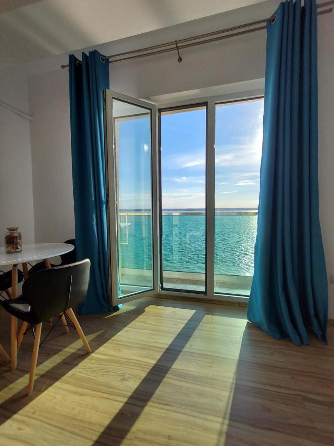 Sea Gem 2 - New, Stunning Views, And 200m To Mamaia